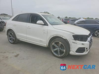 Czwarte zdjęcie samochodu z boku: 2017 AUDI Q3 PREMIUM VIN:WA1BCCFSXHR013852 - miniatura