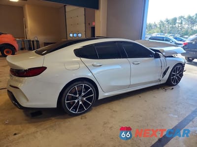 Trzecie zdjęcie samochodu z tyłu: 2022 BMW 840XI VIN:WBAGV4C03NCH03276 - miniatura