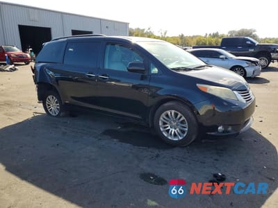 Czwarte zdjęcie samochodu z boku: 2017 TOYOTA SIENNA XLE 8-PASSENGER VIN:5TDYZ3DC9HS877853 - miniatura