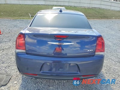 Zdjęcie 6 z 12 samochodu: 2015 CHRYSLER 300 S VIN:2C3CCABG3FH922579 - miniatura