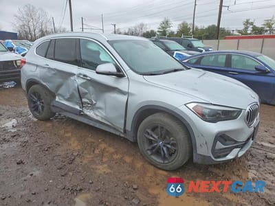 Czwarte zdjęcie samochodu z boku: 2020 BMW X1 XDRIVE28I VIN:WBXJG9C04L5P74827 - miniatura