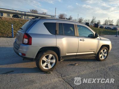 Trzecie zdjęcie samochodu z tyłu: 2017 JEEP COMPASS SPORT VIN:1C4NJDBB2HD106852 - miniatura