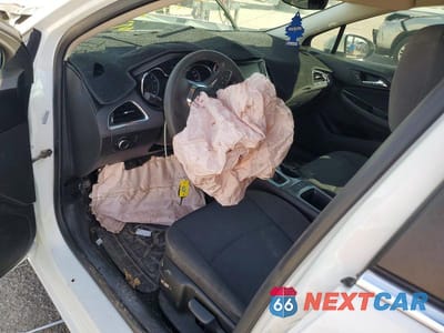 Zdjęcie 8 z 12 samochodu: 2018 CHEVROLET CRUZE LT VIN:1G1BE5SM0J7190472 - miniatura