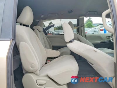 Zdjęcie 11 z 13 samochodu: 2014 TOYOTA SIENNA LE 8-PASSENGER VIN:5TDKK3DC4ES503754 - miniatura