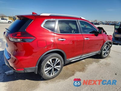 Trzecie zdjęcie samochodu z tyłu: 2018 NISSAN ROGUE SL VIN:5N1AT2MT1JC838805 - miniatura