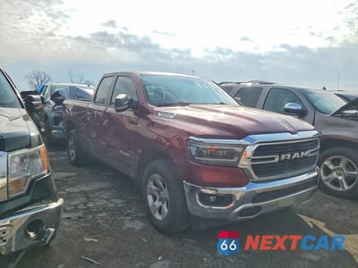 Czwarte zdjęcie samochodu z boku: 2020 RAM 1500 BIG HORN 4WD 5.7L V8 QUAD CAB VIN:1C6SRFBT5LN195777 - miniatura