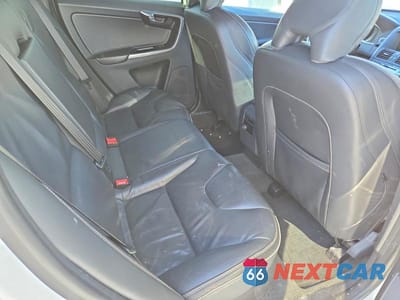 Zdjęcie 11 z 12 samochodu: 2017 VOLVO XC60 T6 R-DESIGN PREMIER VIN:YV449MRP0H2134552 - miniatura