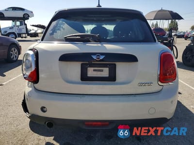 Zdjęcie 6 z 11 samochodu: 2018 MINI COOPER VIN:WMWXU1C50J2F79416 - miniatura