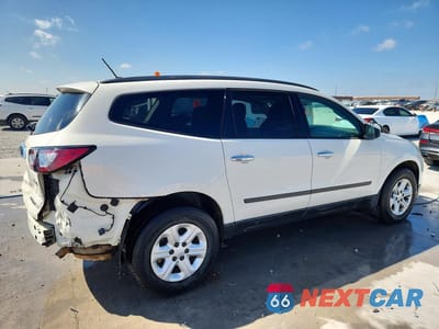 Trzecie zdjęcie samochodu z tyłu: 2015 CHEVROLET TRAVERSE LS VIN:1GNKRFKD4FJ131279 - miniatura