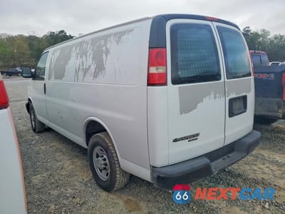 Drugie zdjęcie samochodu z przodu: 2016 CHEVROLET EXPRESS G2500 VIN:1GCWGAFF8G1175110 - miniatura
