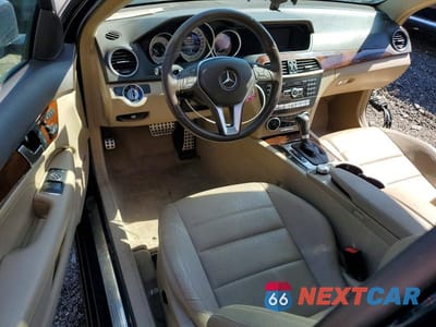 Zdjęcie 8 z 12 samochodu: 2014 MERCEDES-BENZ C 350 4MATIC VIN:WDDGJ8JB6EG228597 - miniatura