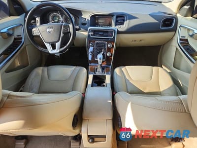 Zdjęcie 8 z 12 samochodu: 2013 VOLVO S60 T5 VIN:YV1612FS7D1216322 - miniatura