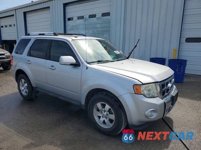 Czwarte zdjęcie samochodu z boku: 2011 FORD ESCAPE LIMITED VIN:1FMCU0EG0BKA25376 - miniatura