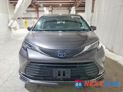 Piąte zdjęcie samochodu w środku: 2021 TOYOTA SIENNA XLE 7-PASSENGER VIN:5TDYSKFC9MS038470 - miniatura