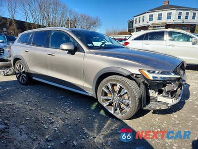 Czwarte zdjęcie samochodu z boku: 2020 VOLVO V60 CROSS COUNTRY T5 MOMENTUM VIN:YV4102WK6L1041236 - miniatura