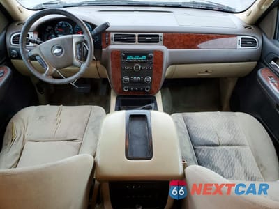 Zdjęcie 8 z 13 samochodu: 2012 CHEVROLET SUBURBAN C1500 LS VIN:1GNSCHE05CR250056 - miniatura