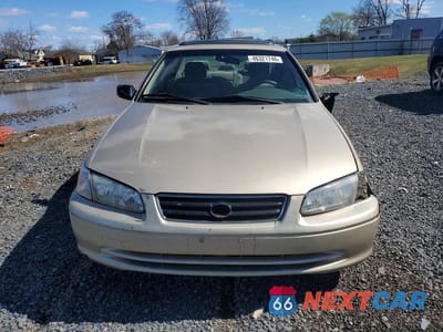 Piąte zdjęcie samochodu w środku: 2000 TOYOTA CAMRY LE VIN:JT2BG22K3Y0523872 - miniatura