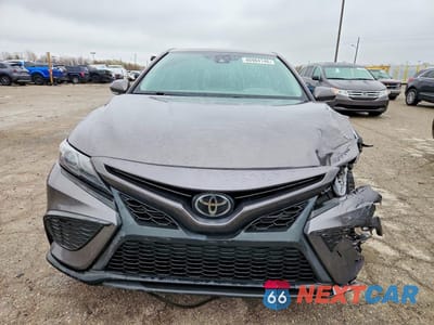 Piąte zdjęcie samochodu w środku: 2022 TOYOTA CAMRY SE VIN:4T1G11AK4NU676545 - miniatura