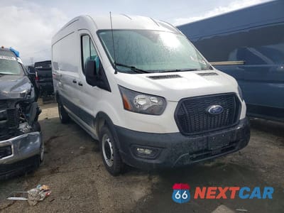 Czwarte zdjęcie samochodu z boku: 2024 FORD TRANSIT 250 DELIVERY VAN VIN:1FTBR1C8XRKB45750 - miniatura