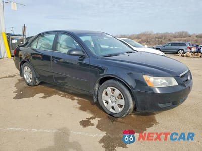 Czwarte zdjęcie samochodu z boku: 2008 HYUNDAI SONATA GLS VIN:5NPET46C08H397312 - miniatura