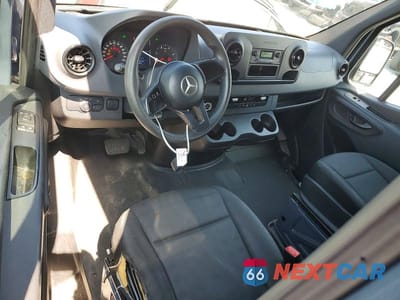 Zdjęcie 8 z 13 samochodu: 2019 MERCEDES BENZ SPRINTER 2500 DELIVERY VAN VIN:WD4PF1CD1KP138258 - miniatura