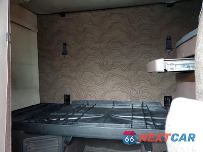 Zdjęcie 6 z 10 samochodu: 2016 VOLVO VNL SEMI TRUCK VIN:4V4NC9EG4GN931478 - miniatura