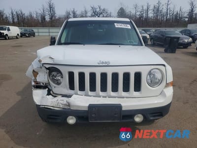 Piąte zdjęcie samochodu w środku: 2015 JEEP PATRIOT LATITUDE VIN:1C4NJRFB9FD143496 - miniatura