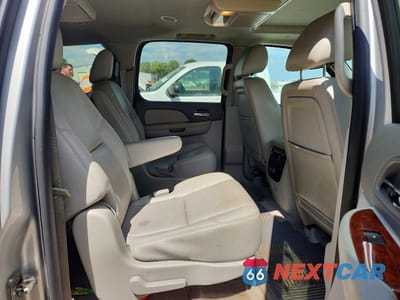 Zdjęcie 11 z 14 samochodu: 2014 CHEVROLET SUBURBAN C1500 LTZ VIN:1GNSCKE00ER212573 - miniatura
