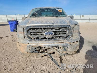Piąte zdjęcie samochodu w środku: 2023 FORD F150 SUPERCREW VIN:1FTFW1E83PFB14627 - miniatura