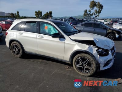 Czwarte zdjęcie samochodu z boku: 2021 MERCEDES-BENZ GLC 300 4MATIC VIN:W1N0G8EB2MF867657 - miniatura