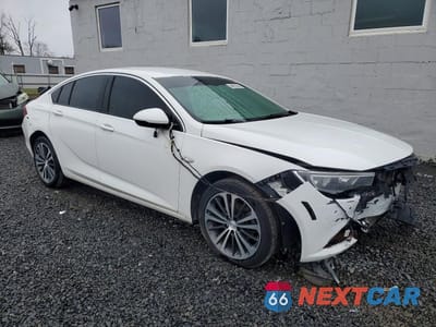 Czwarte zdjęcie samochodu z boku: 2018 BUICK REGAL ESSENCE VIN:W04GP6SX2J1136496 - miniatura