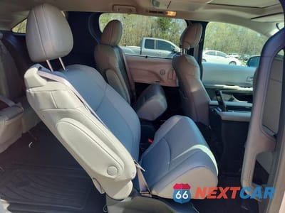 Zdjęcie 10 z 12 samochodu: 2025 TOYOTA SIENNA XLE 7-PASSENGER VIN:5TDJSKFC5SS172570 - miniatura