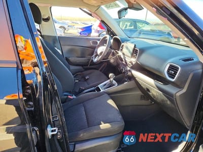 Zdjęcie 7 z 13 samochodu: 2022 HYUNDAI VENUE SE VIN:KMHRB8A31NU174857 - miniatura
