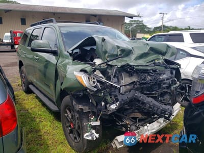 Czwarte zdjęcie samochodu z boku: 2020 TOYOTA SEQUOIA SR5 VIN:5TDBY5G1XLS177427 - miniatura
