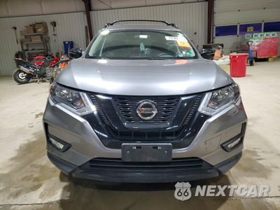 Piąte zdjęcie samochodu w środku: 2018 NISSAN ROGUE SV VIN:5N1AT2MV3JC721390 - miniatura
