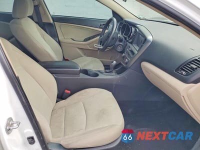 Zdjęcie 7 z 12 samochodu: 2013 KIA OPTIMA LX VIN:5XXGM4A74DG139848 - miniatura