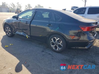 Drugie zdjęcie samochodu z przodu: 2019 KIA FORTE LXS VIN:3KPF24AD1KE016473 - miniatura