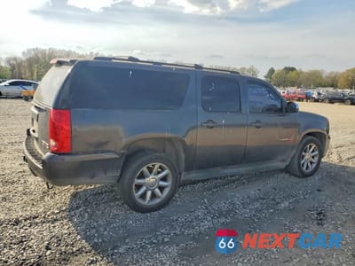 Trzecie zdjęcie samochodu z tyłu: 2010 GMC YUKON XL K1500 SLT VIN:1GKUKKE37AR228573 - miniatura