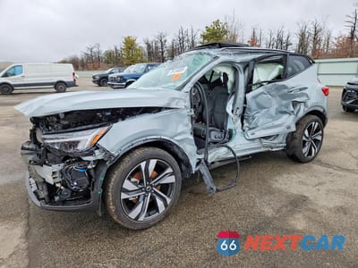 2024 VOLVO XC40 PLUS YV4L12UL4R2302867 - główne zdjęcie licytacji z USA - miniatura