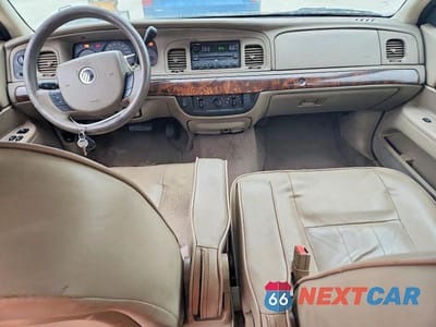 Zdjęcie 8 z 12 samochodu: 2005 MERCURY GRAND MARQUIS GS VIN:2MEFM74WX5X613238 - miniatura