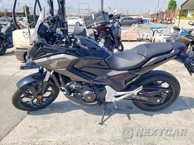 Trzecie zdjęcie samochodu z tyłu: 2020 HONDA NC750 XD VIN:JH2RC9055LK200077 - miniatura