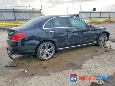 Trzecie zdjęcie samochodu z tyłu: 2016 MERCEDES-BENZ C 300 4MATIC VIN:55SWF4KB4GU111000 - miniatura