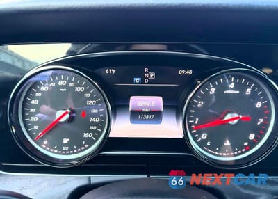 Zdjęcie 8 z 12 samochodu: 2017 MERCEDES-BENZ E 300 4MATIC VIN:WDDZF4KB2HA126772 - miniatura