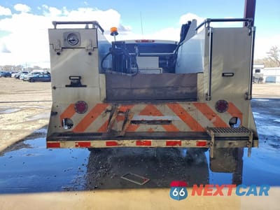 Zdjęcie 6 z 11 samochodu: 2013 CHEVROLET SILVERADO 2500 UTILITY / SERVICE TRUCK VIN:1GC2KVCG1DZ205305 - miniatura