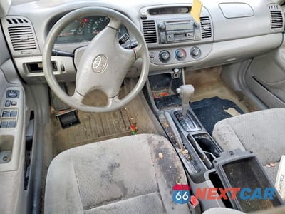 Zdjęcie 8 z 12 samochodu: 2004 TOYOTA CAMRY LE VIN:4T1BE32K84U907552 - miniatura