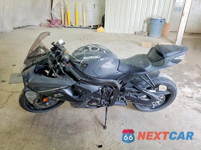 Trzecie zdjęcie samochodu z tyłu: 2025 SUZUKI GSX-R600 VIN:JS1GN7FA0S7100368 - miniatura