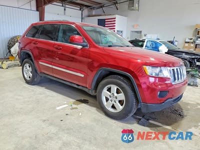Czwarte zdjęcie samochodu z boku: 2012 JEEP GRAND CHEROKEE LAREDO VIN:1C4RJFAG2CC238812 - miniatura
