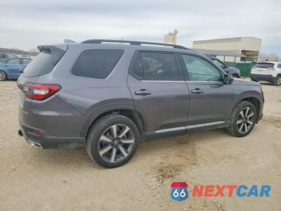 Trzecie zdjęcie samochodu z tyłu: 2025 HONDA PILOT TOURING VIN:5FNYG1H78SB177549 - miniatura
