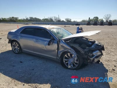 Czwarte zdjęcie samochodu z boku: 2014 CHRYSLER 300 VIN:2C3CCAAG8EH157174 - miniatura