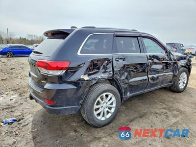 Trzecie zdjęcie samochodu z tyłu: 2021 JEEP GRAND CHEROKEE LAREDO VIN:1C4RJFAG8MC677868 - miniatura